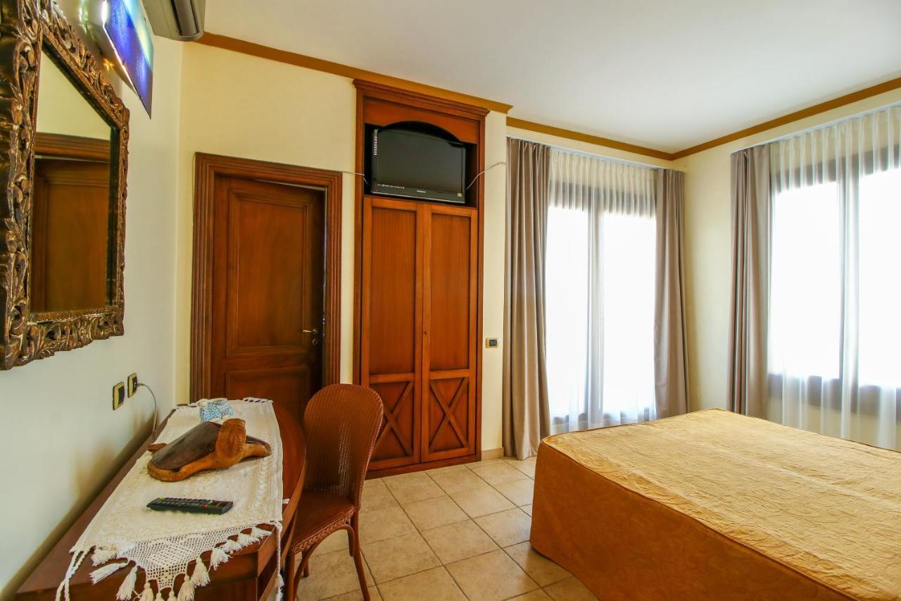 Hotel Il Faro Della Guitgia Tommasino 람페두사 외부 사진
